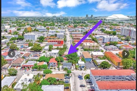 House in Miami, Florida 2 bedrooms, 49.24 sq.m. № 1972119 - photo 19