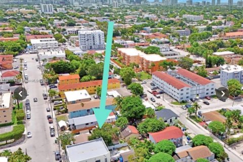 House in Miami, Florida 2 bedrooms, 49.24 sq.m. № 1972119 - photo 22