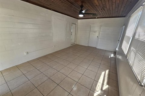 House in Auburndale, Florida 3 bedrooms, 107.02 sq.m. № 2393968 - photo 20