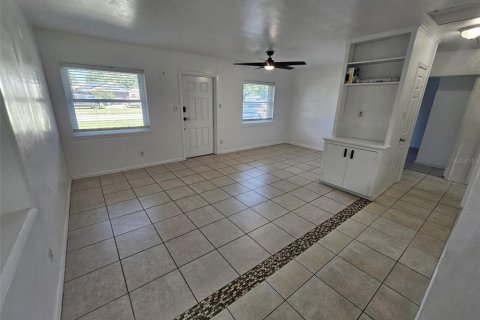 House in Auburndale, Florida 3 bedrooms, 107.02 sq.m. № 2393968 - photo 8