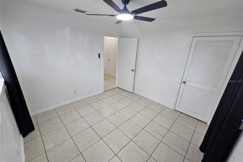 House in Auburndale, Florida 3 bedrooms, 107.02 sq.m. № 2393968 - photo 16