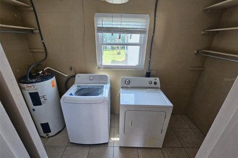 House in Auburndale, Florida 3 bedrooms, 107.02 sq.m. № 2393968 - photo 21