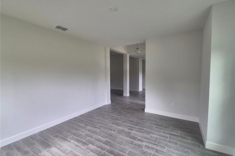 Casa en venta en Dade City, Florida, 3 dormitorios, 216.46 m2 № 1914528 - foto 16