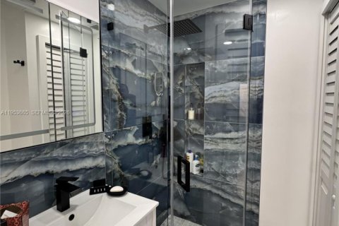 Casa en alquiler en Miami, Florida, 4 dormitorios, 152.82 m2 № 2054937 - foto 25