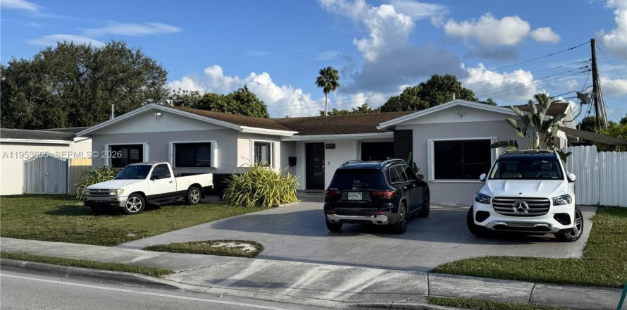 Casa en Miami, Florida 4 dormitorios, 152.82 m2 № 2054937