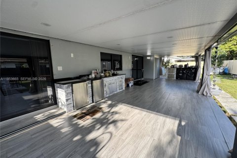 Casa en alquiler en Miami, Florida, 4 dormitorios, 152.82 m2 № 2054937 - foto 28