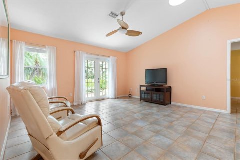 House in Flagler Beach, Florida 2 bedrooms, 105.82 sq.m. № 1626512 - photo 5