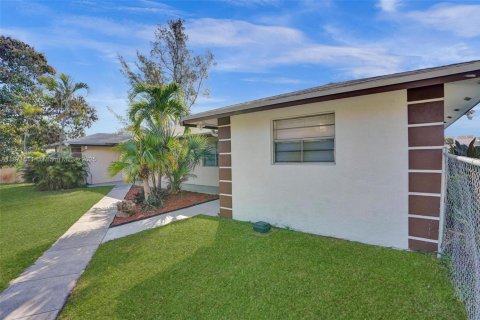 Commercial property in Boynton Beach, Florida 232.53 sq.m. № 1920090 - photo 28