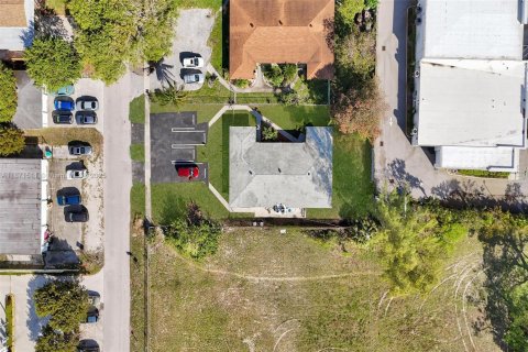 Commercial property in Boynton Beach, Florida 232.53 sq.m. № 1920090 - photo 16