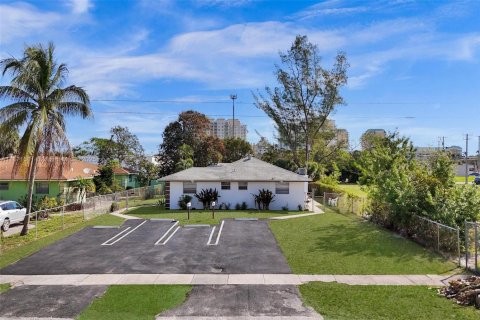 Commercial property in Boynton Beach, Florida 232.53 sq.m. № 1920090 - photo 5