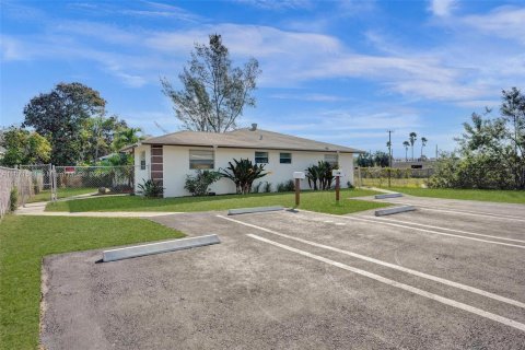 Commercial property in Boynton Beach, Florida 232.53 sq.m. № 1920090 - photo 23