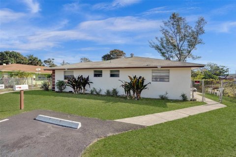 Commercial property in Boynton Beach, Florida 232.53 sq.m. № 1920090 - photo 25