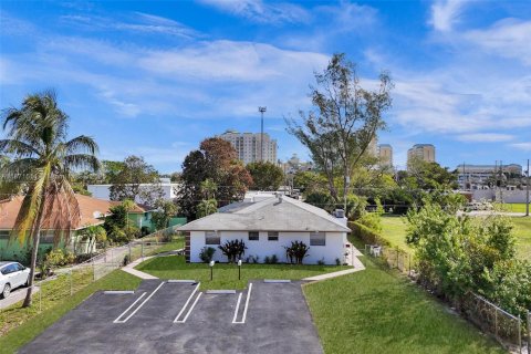 Commercial property in Boynton Beach, Florida 232.53 sq.m. № 1920090 - photo 6