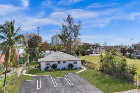 Commercial property in Boynton Beach, Florida 232.53 sq.m. № 1920090 - photo 8
