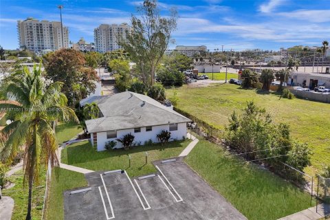 Commercial property in Boynton Beach, Florida 232.53 sq.m. № 1920090 - photo 2