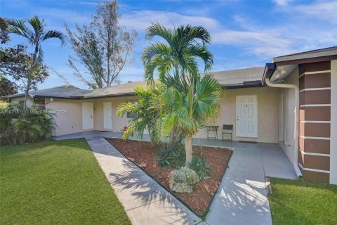 Commercial property in Boynton Beach, Florida 232.53 sq.m. № 1920090 - photo 30