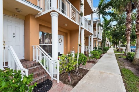Condominio en alquiler en Fort Lauderdale, Florida, 2 dormitorios, 155.98 m2 № 1136333 - foto 1