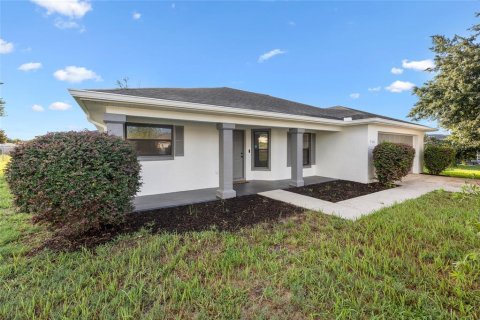 House in Ocala, Florida 3 bedrooms, 151.62 sq.m. № 1810983 - photo 1