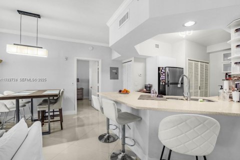 Condominio en Aventura, Florida, 2 dormitorios  № 2076838