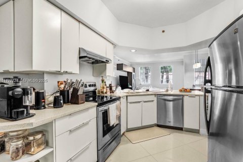Condominio en venta en Aventura, Florida, 2 dormitorios, 100.06 m2 № 2076838 - foto 2