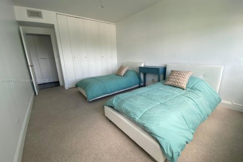Снять в аренду кондоминиум в Майами-Бич, Флорида 2 спальни, 112.13м2, № 2035060 - фото 25