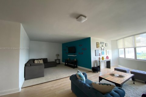 Снять в аренду кондоминиум в Майами-Бич, Флорида 2 спальни, 112.13м2, № 2035060 - фото 15