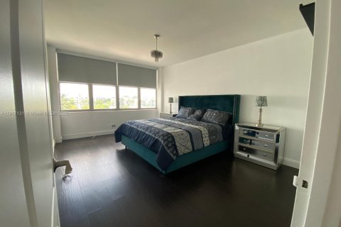 Снять в аренду кондоминиум в Майами-Бич, Флорида 2 спальни, 112.13м2, № 2035060 - фото 19