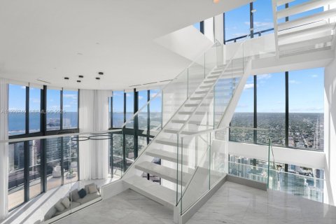 Copropriété à louer à Miami, Floride: 6 chambres, 480.58 m2 № 2255812 - photo 12