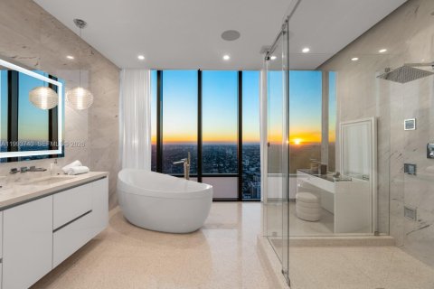 Copropriété à louer à Miami, Floride: 6 chambres, 480.58 m2 № 2255812 - photo 18
