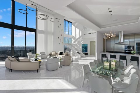 Copropriété à louer à Miami, Floride: 6 chambres, 480.58 m2 № 2255812 - photo 4