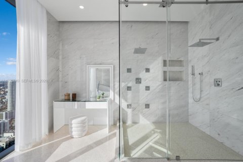 Copropriété à louer à Miami, Floride: 6 chambres, 480.58 m2 № 2255812 - photo 20