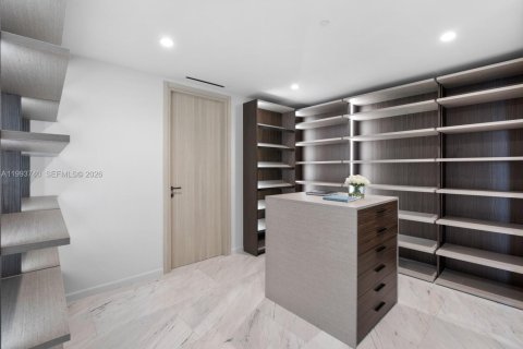 Copropriété à louer à Miami, Floride: 6 chambres, 480.58 m2 № 2255812 - photo 21