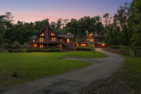 Villa ou maison à Brooksville, Floride 4 chambres, 323.67 m2 № 2105279