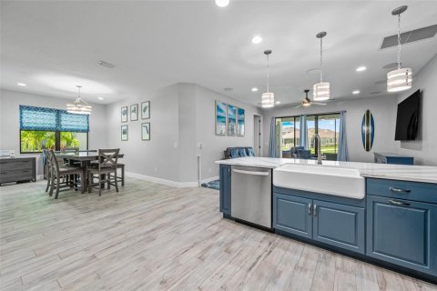 House in Melbourne, Florida 4 bedrooms, 188.87 sq.m. № 1826299 - photo 6