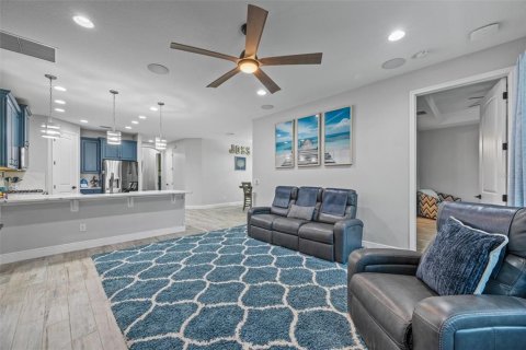 House in Melbourne, Florida 4 bedrooms, 188.87 sq.m. № 1826299 - photo 23