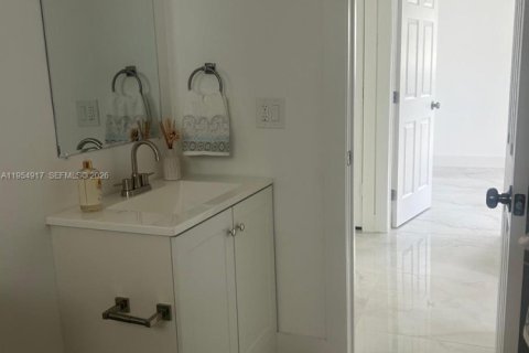 Villa ou maison à vendre à Hollywood, Floride: 3 chambres, 142.7 m2 № 2009664 - photo 11