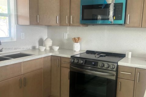 Villa ou maison à vendre à Hollywood, Floride: 3 chambres, 142.7 m2 № 2009664 - photo 8