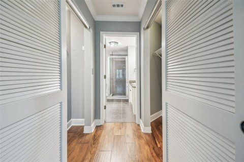 Condo in Tampa, Florida, 2 bedrooms № 2393907 - photo 16