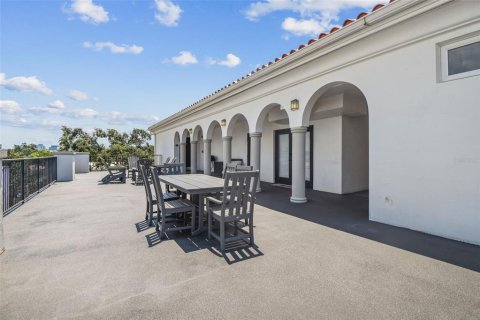 Condo in Tampa, Florida, 2 bedrooms № 2393907 - photo 28