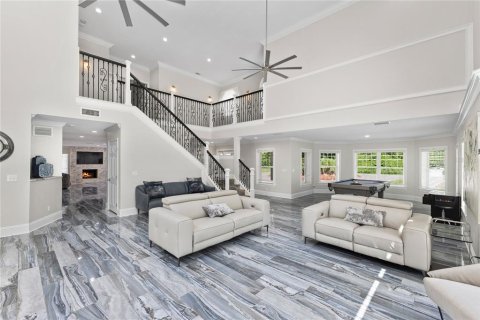 House in Lutz, Florida 4 bedrooms, 378.21 sq.m. № 1793417 - photo 9