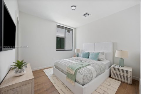 Adosado en venta en Miami, Florida, 3 dormitorios, 170.1 m2 № 1863948 - foto 18