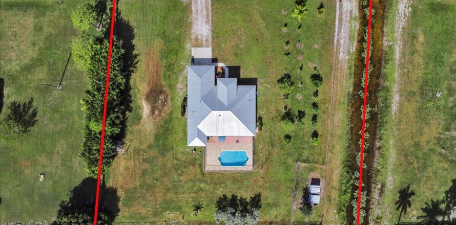 House in West Palm Beach, Florida 4 bedrooms, 190.91 sq.m. № 1104616