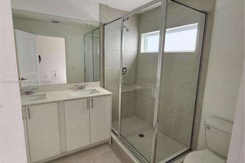 Touwnhouse à louer à Pembroke Park, Floride: 3 chambres, 118.54 m2 № 1931515 - photo 14