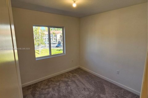 Touwnhouse à louer à Pembroke Park, Floride: 3 chambres, 118.54 m2 № 1931515 - photo 20