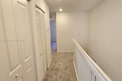 Touwnhouse à louer à Pembroke Park, Floride: 3 chambres, 118.54 m2 № 1931515 - photo 18