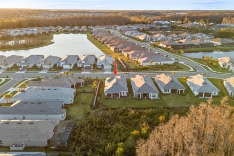 House in Wesley Chapel, Florida 2 bedrooms, 195.09 sq.m. № 2111774 - photo 2