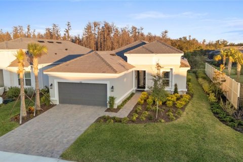House in Wesley Chapel, Florida 2 bedrooms, 195.09 sq.m. № 2111774