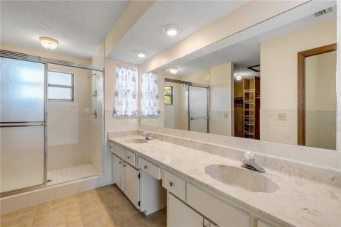 House in New Smyrna Beach, Florida 5 bedrooms, 394.83 sq.m. № 2099571 - photo 17