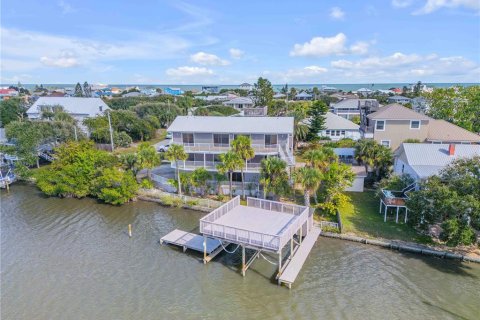 House in New Smyrna Beach, Florida 5 bedrooms, 394.83 sq.m. № 2099571 - photo 3