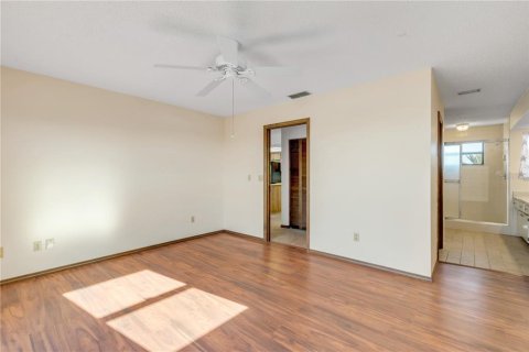 House in New Smyrna Beach, Florida 5 bedrooms, 394.83 sq.m. № 2099571 - photo 14